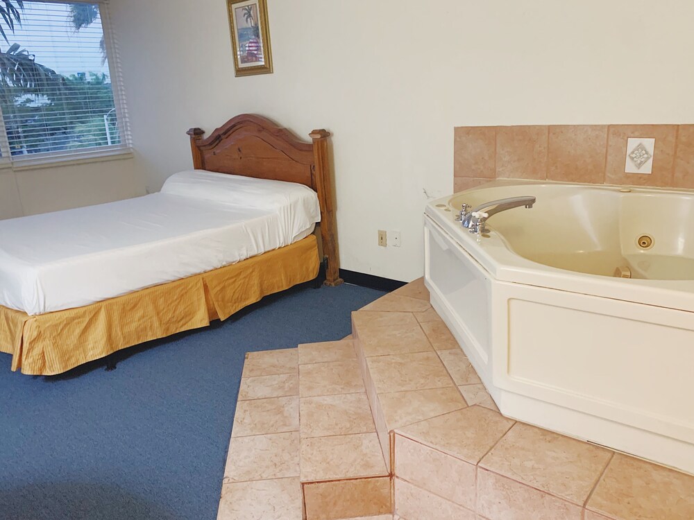 Miami Gardens Inn & Suites