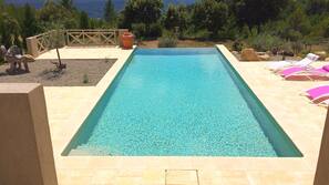 Piscine extérieure