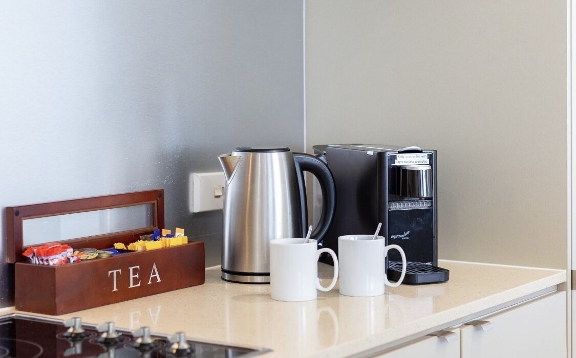 ?(104) Amazing Ocean Views in the City 1bdrm 1bath?