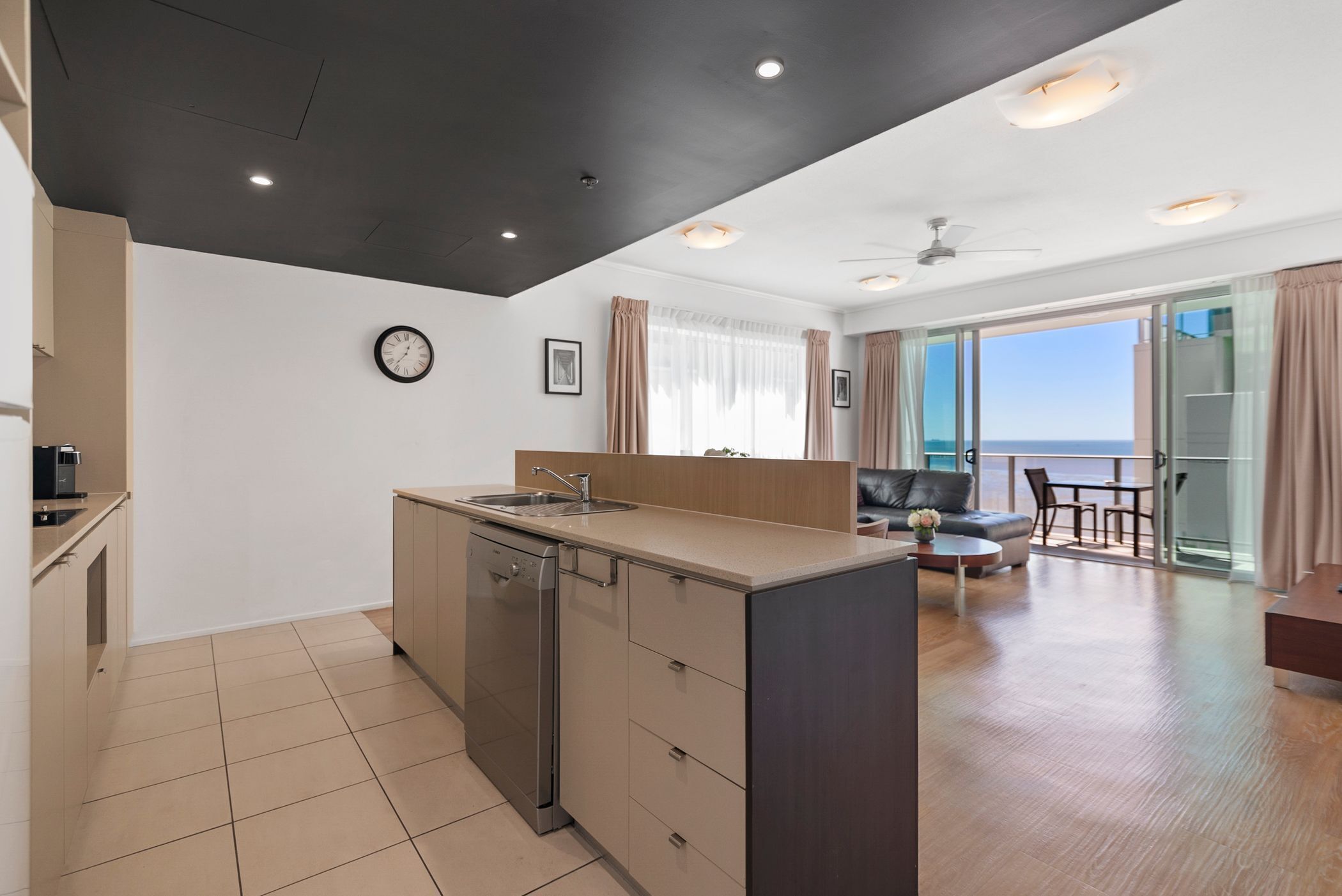 ?(104) Amazing Ocean Views in the City 1bdrm 1bath?