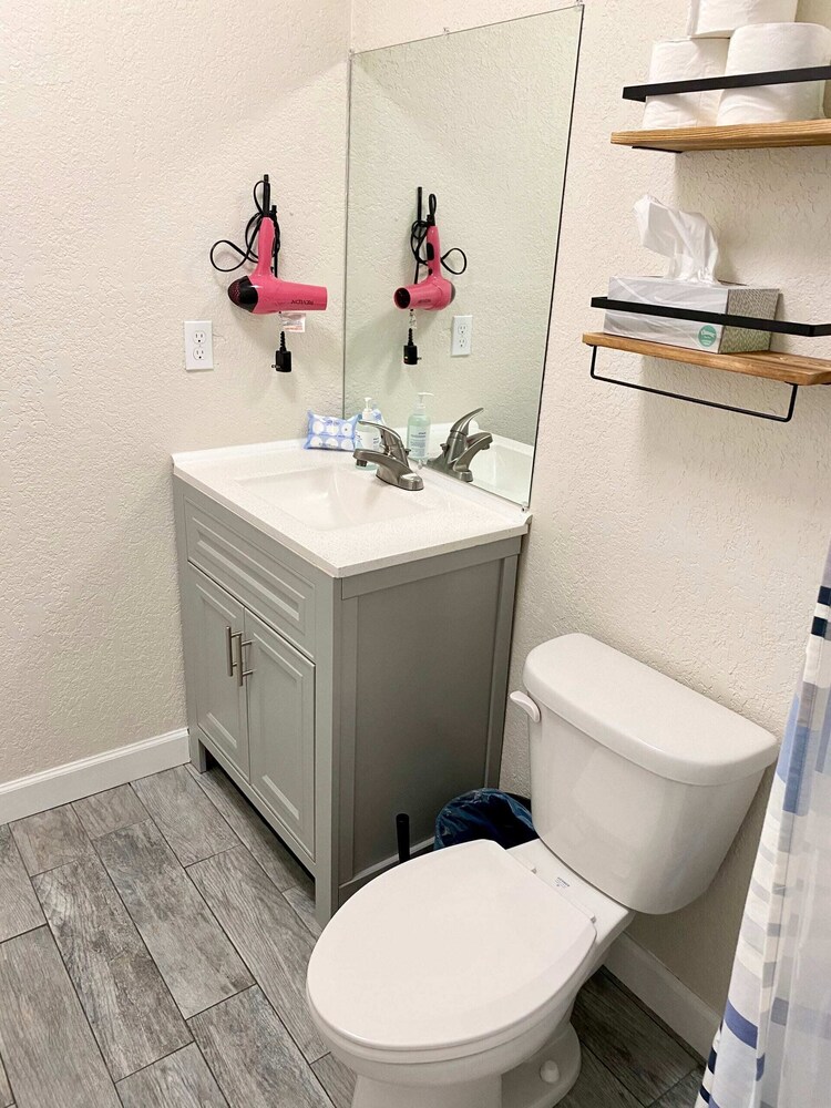 # St Pete - pool & close to beach