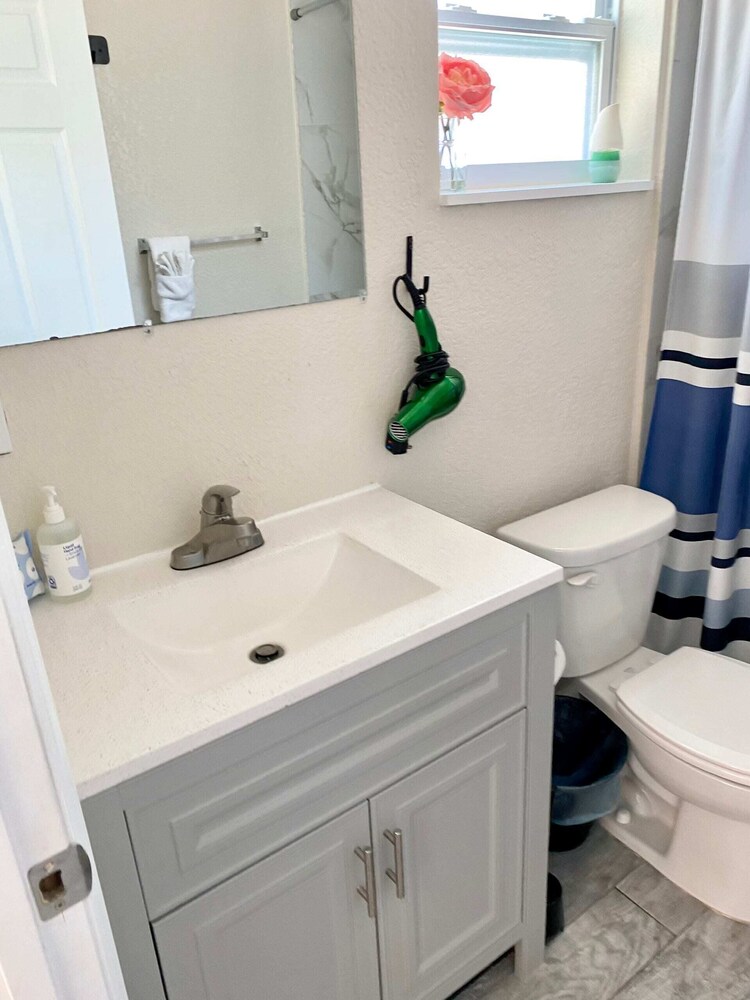 # St Pete - pool & close to beach