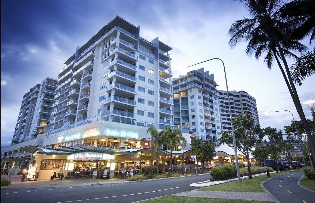 ?(10-B) Amazing Ocean Views in the City 2bdrm 2bath?