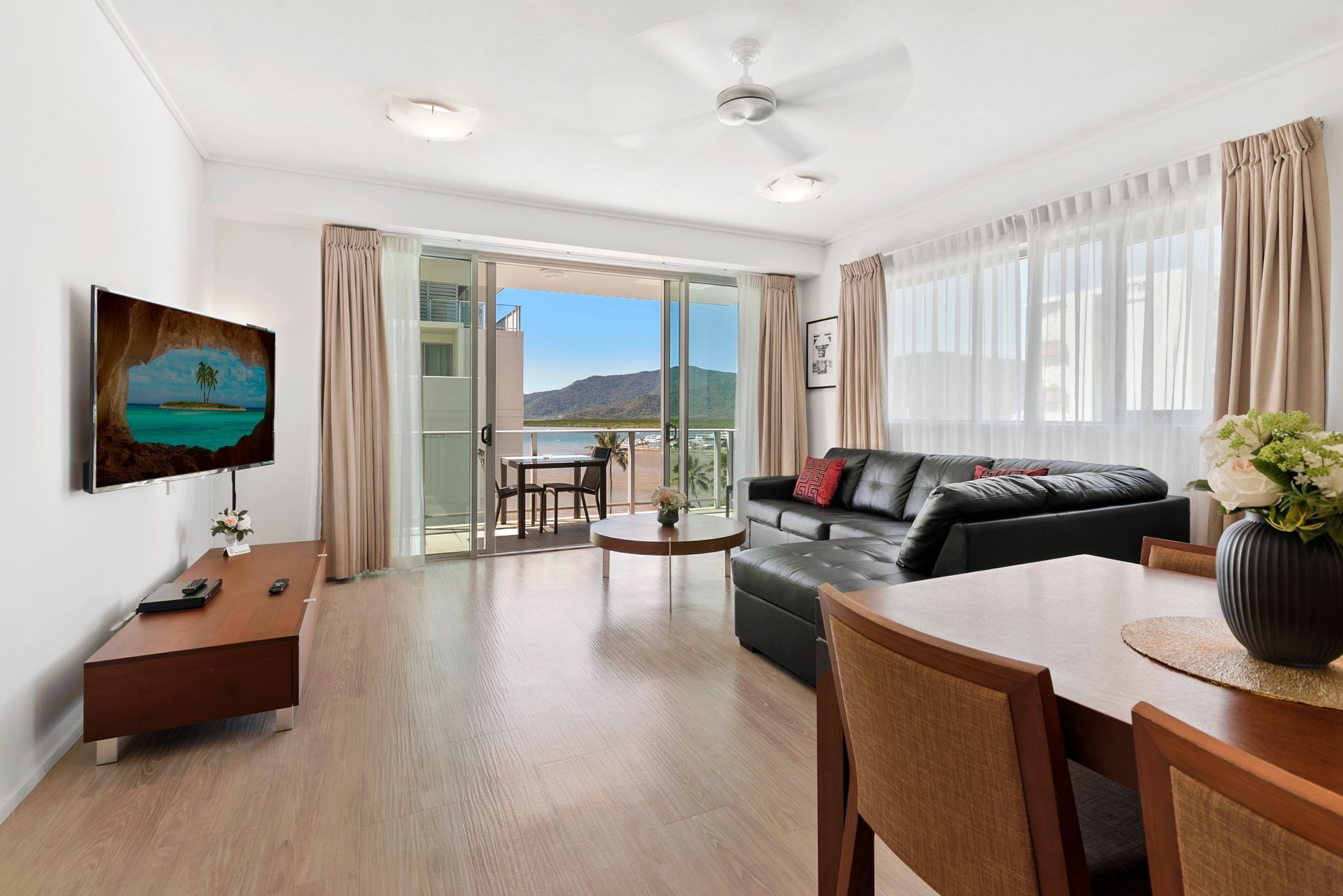 ?(10-B) Amazing Ocean Views in the City 2bdrm 2bath?