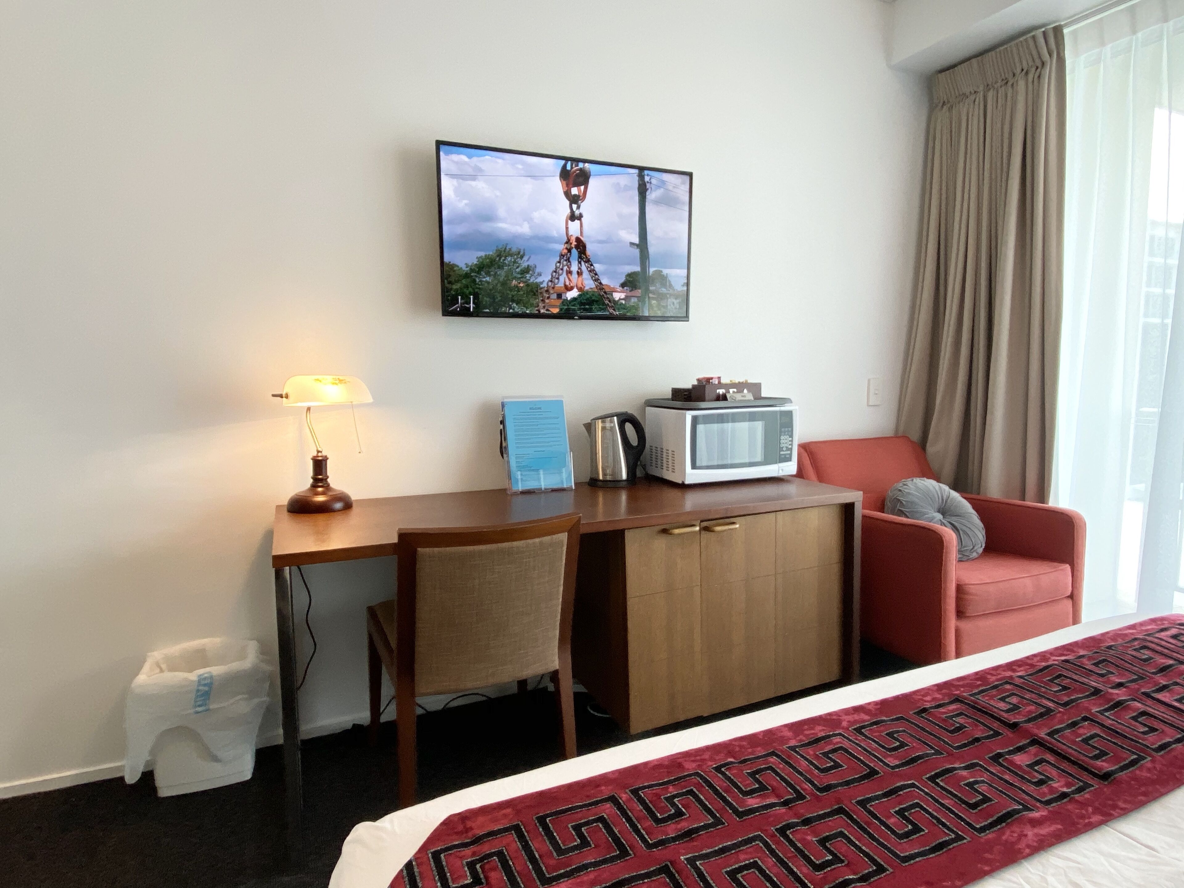 ?(10-B) Amazing Ocean Views in the City 2bdrm 2bath?