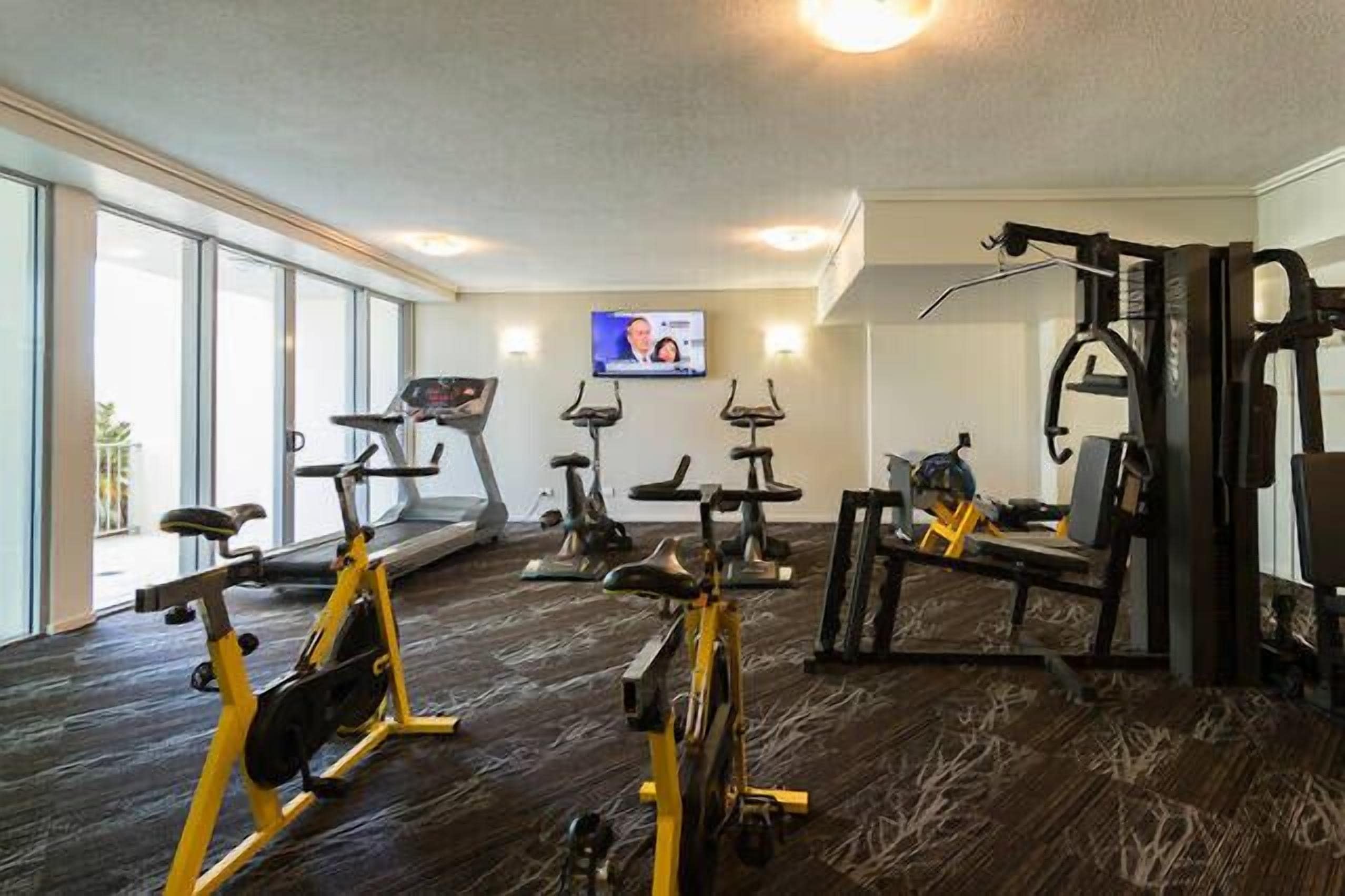 ?(10-B) Amazing Ocean Views in the City 2bdrm 2bath?