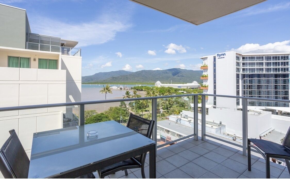 ?(10-B) Amazing Ocean Views in the City 2bdrm 2bath?