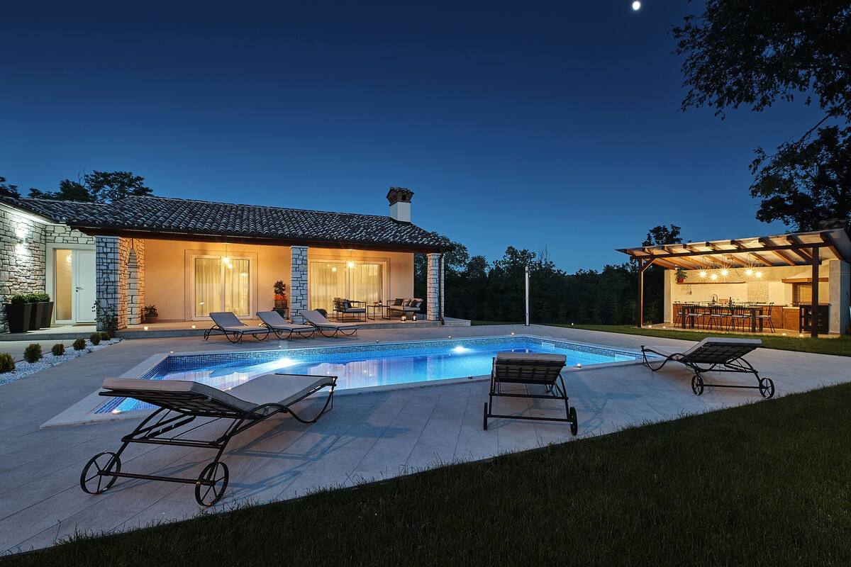 Detached Villa With Cozy Outdoor Kitchen And Swimming Pool Near Groznjan Expedia It
