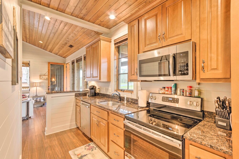 Chinquapin Natures Walk NewlyBuilt Forest Retreat Deals & Reviews