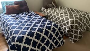 3 bedrooms, iron/ironing board, Internet, bed sheets