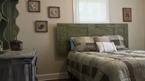 3 bedrooms, iron/ironing board, Internet, bed sheets