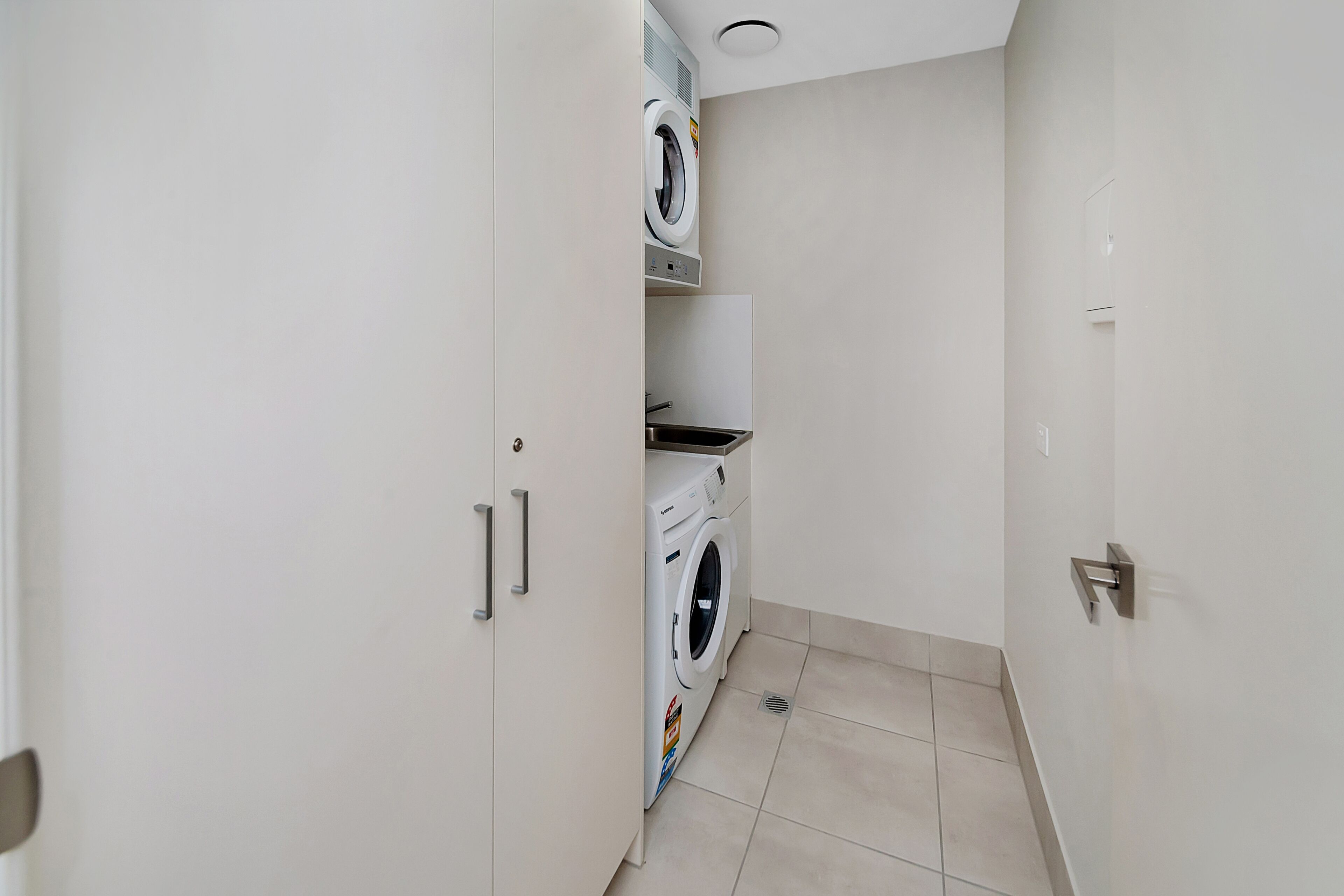 Apartment Close To The City Life on Lake 3