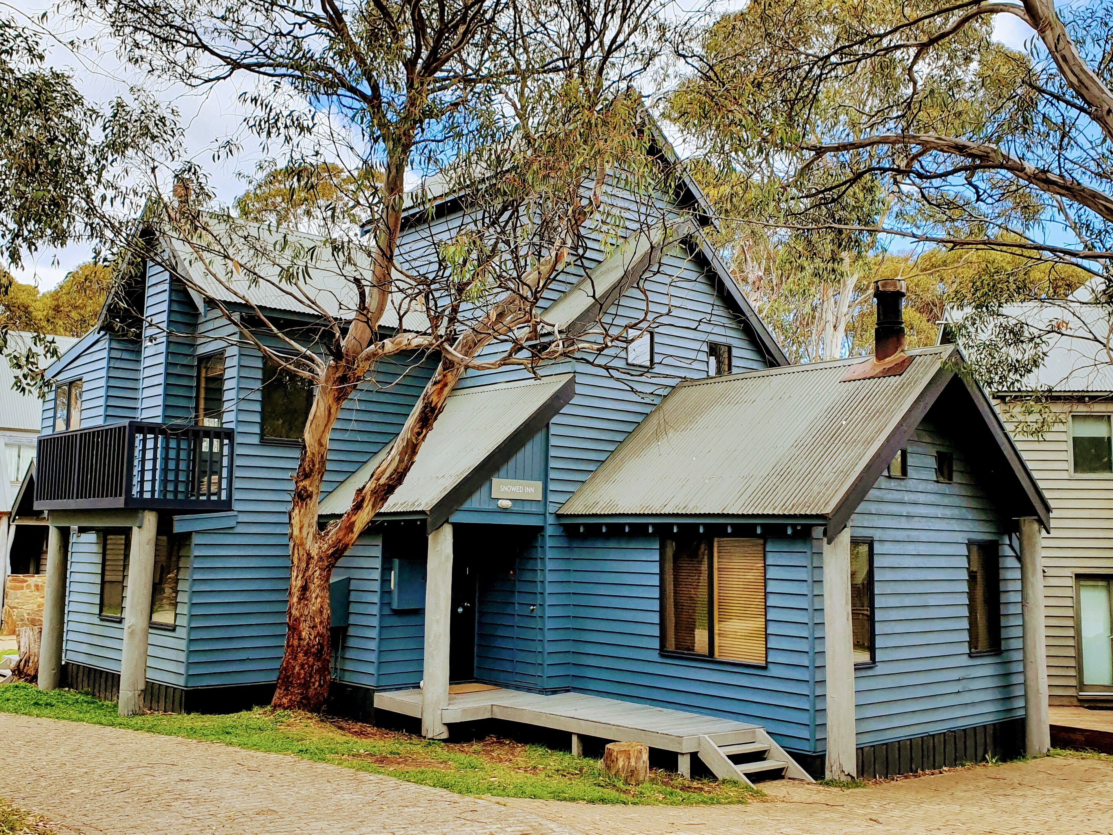 SNOWED INN apartment in Dinner Plain, Australia