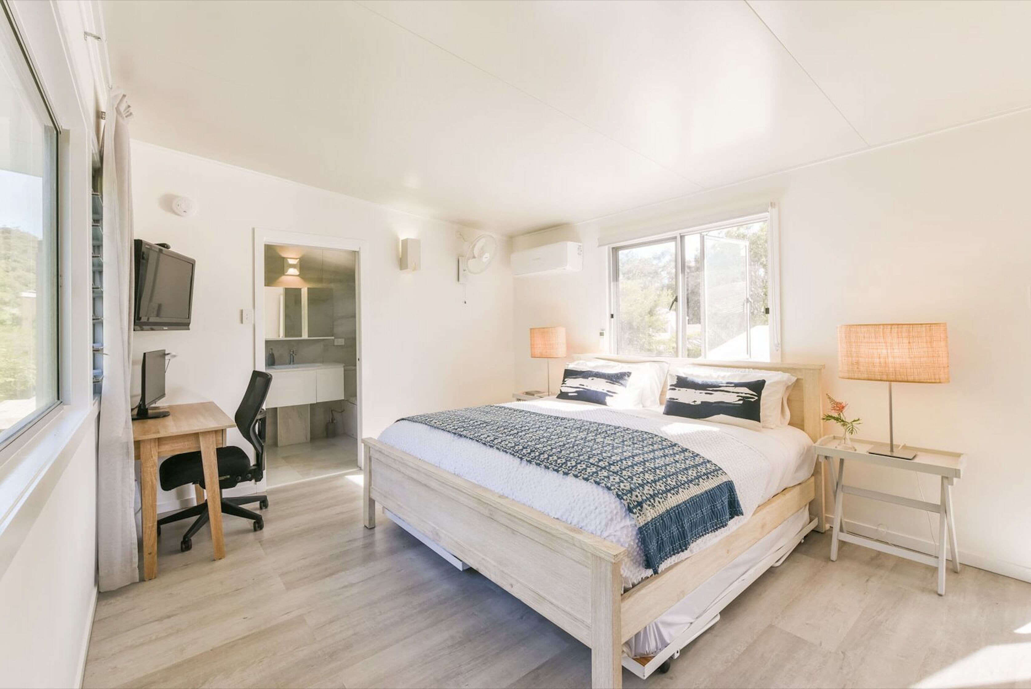 Sand Bark Executive Villa - North Stradbroke Island