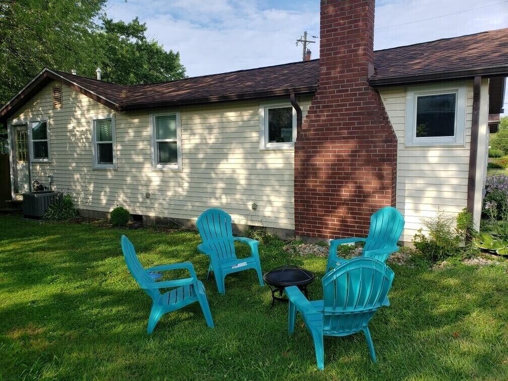 Cozy Cottage - Sunset Vacation Rentals