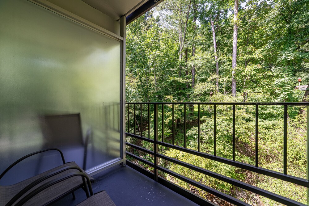 Bear Creek Inn in Gatlinburg Best Rates & Deals on Orbitz