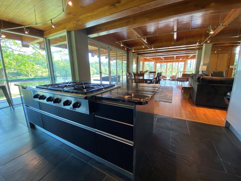 Innisfree Farm Stunning & Spectacular Mountain Escape! Close to