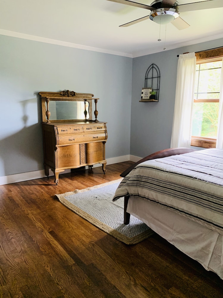 Room, Farmhouse with fire pit and amazing views, minutes from Hanging Rock State Park