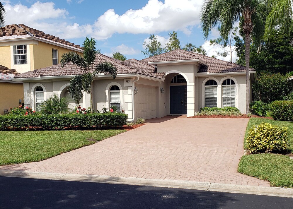 3 BR, 2 Bath W/ Community Pool & Exercise Rm Located In A Quiet Gated