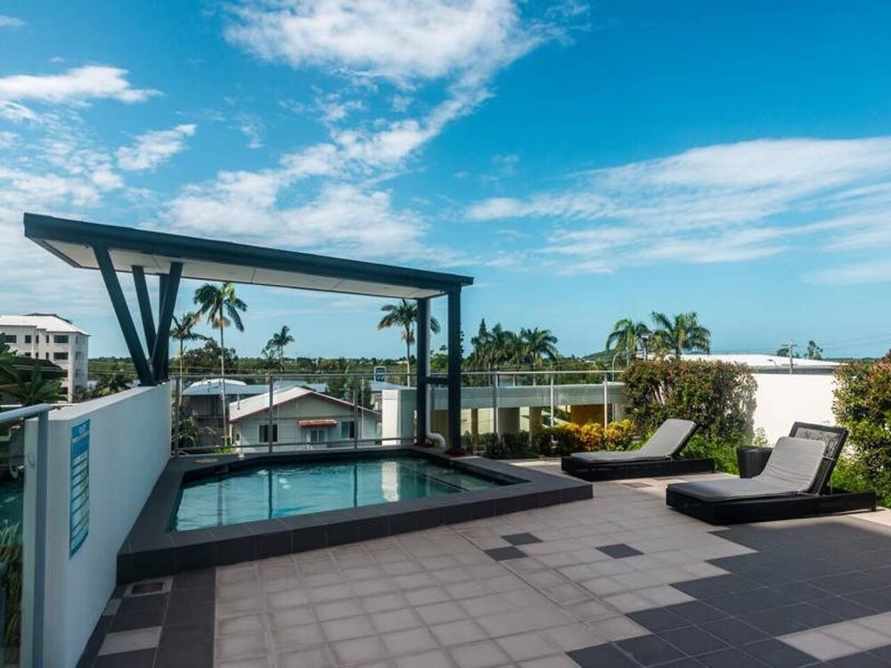 Amazing Views Self Contained Apartment Deals & Reviews (Mackay, AUS