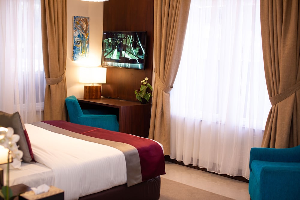 Rock City Hotel, Nkwatia Room Prices & Reviews Travelocity