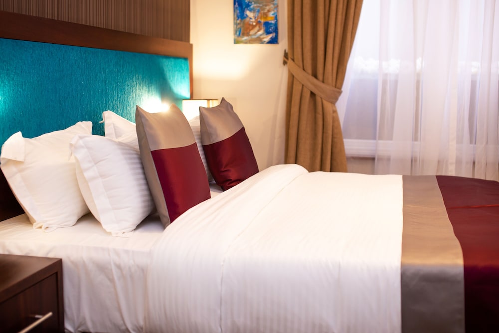 Rock City Hotel, Nkwatia Room Prices & Reviews Travelocity