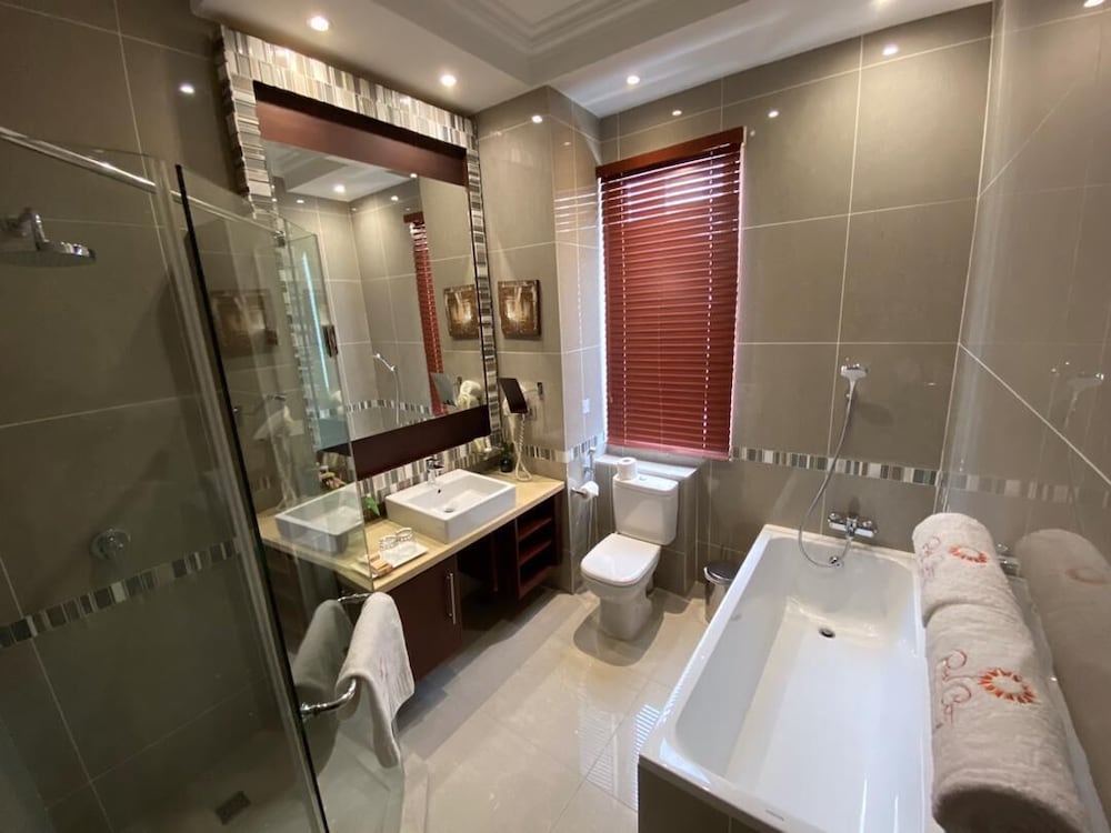 Rock City Hotel, Nkwatia Room Prices & Reviews Travelocity