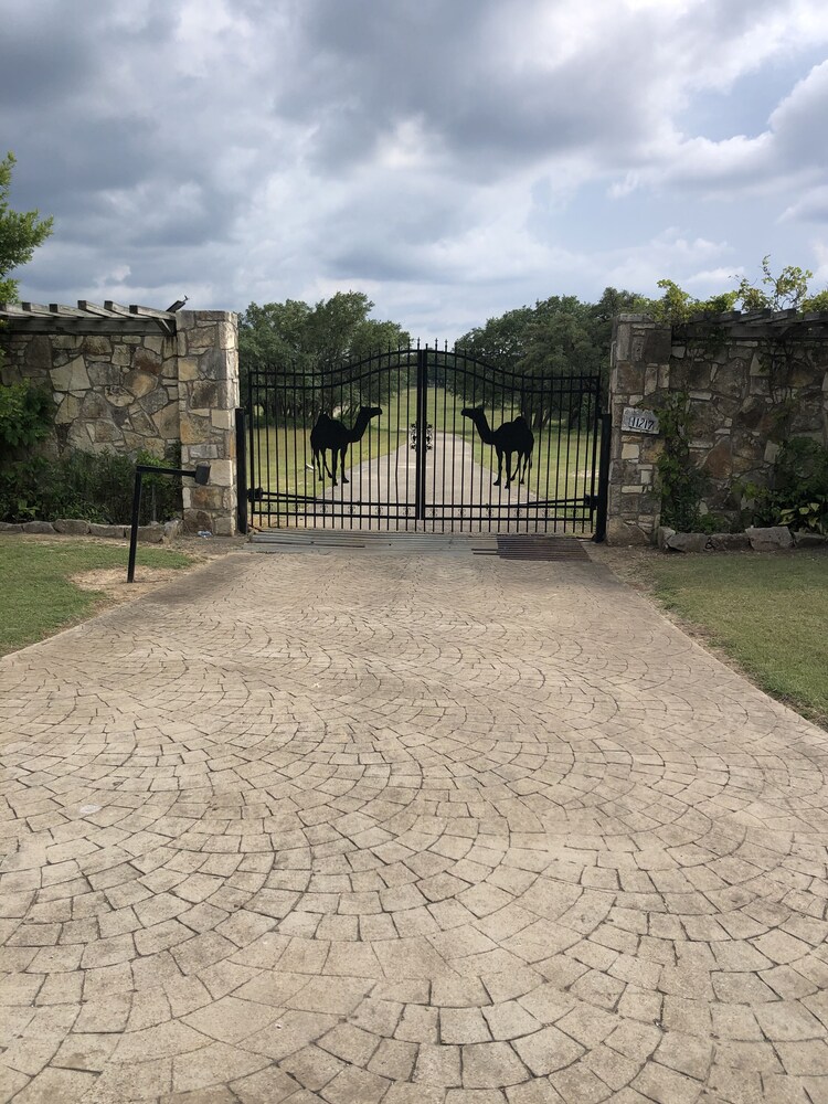 Newly renovated property on Exotic Game Ranch, minutes from downtown