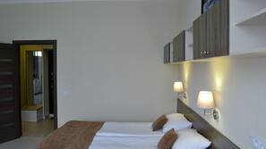 Blackout drapes, soundproofing, iron/ironing board, free WiFi