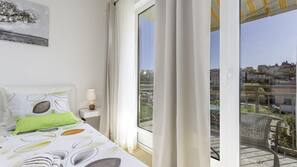 In-room safe, individually decorated, blackout drapes, free WiFi
