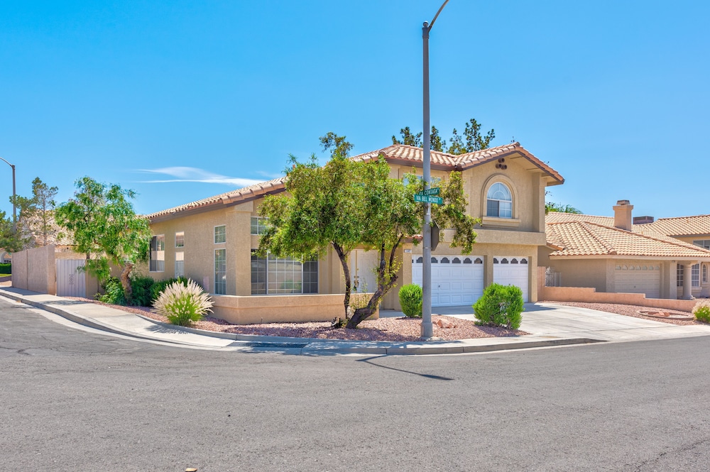 Incredible Home can accommodate 12 guests!