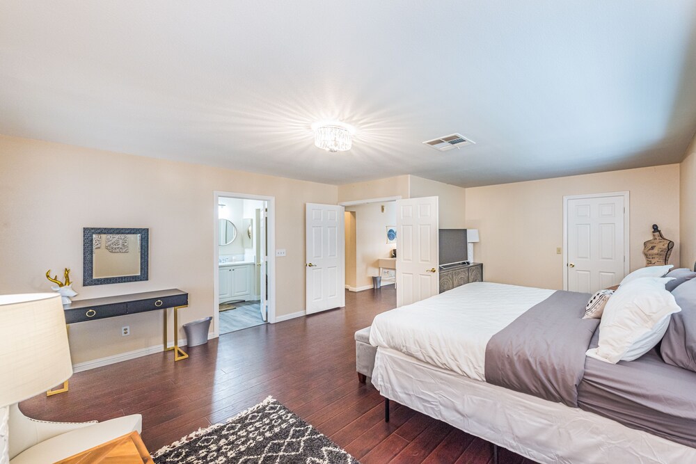 Incredible Home can accommodate 12 guests!