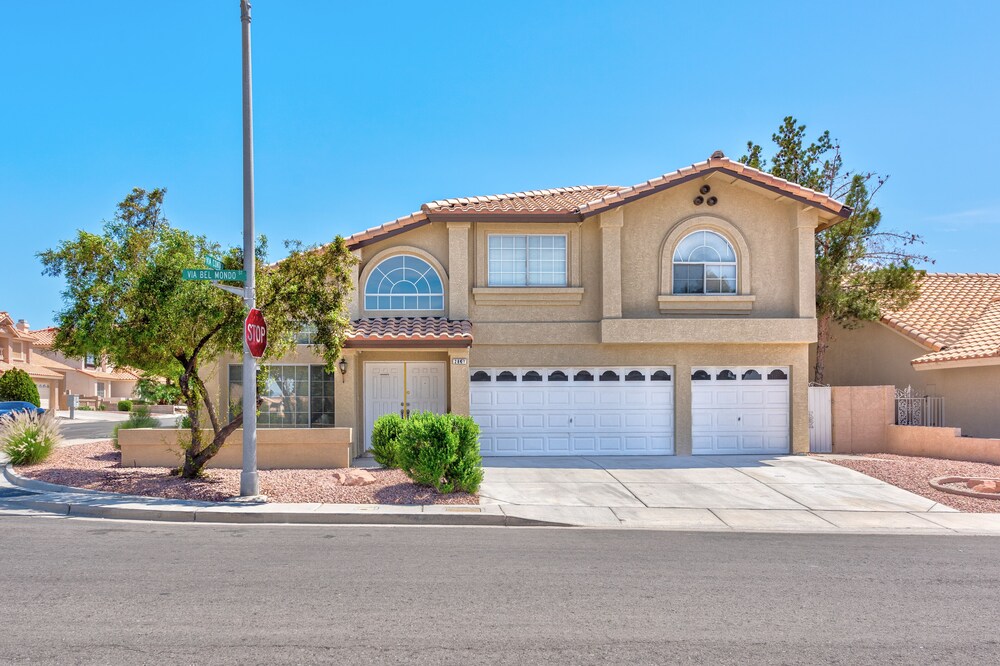 Incredible Home can accommodate 12 guests!