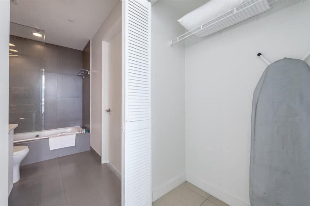 Deluxe 1BR Apt | Amazing Bayfront Views | Beach Access & Outdoor Pools