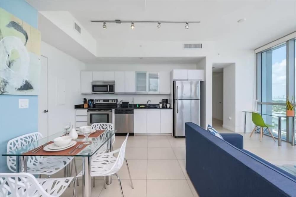 Deluxe 1BR Apt | Amazing Bayfront Views | Beach Access & Outdoor Pools