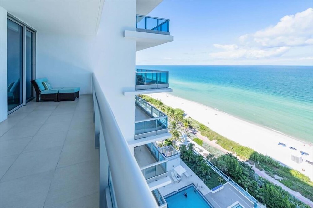 New Listing! Ocean Front Condo-Hotel on the Beach | Hot Tub and Pools