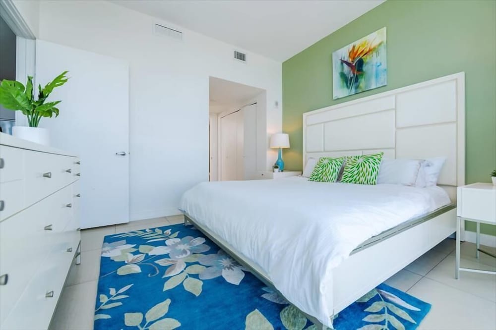 Deluxe 1BR | Ocean View | Beach Access | Outdoor Pool