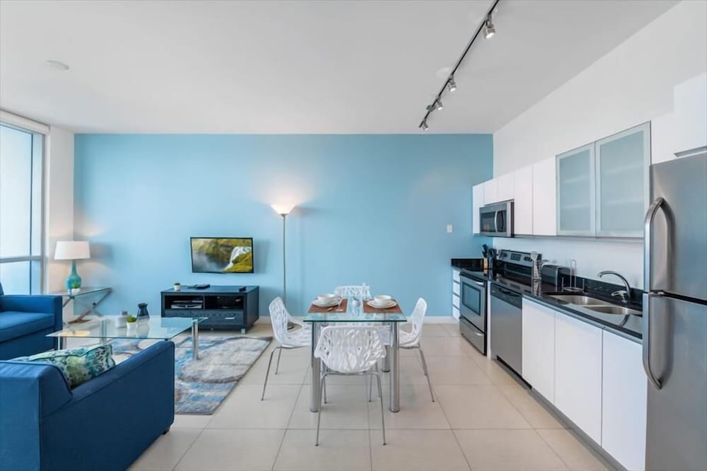 Deluxe 1BR | Ocean View | Beach Access | Outdoor Pool