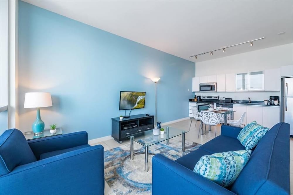 Deluxe 1BR | Ocean View | Beach Access | Outdoor Pool