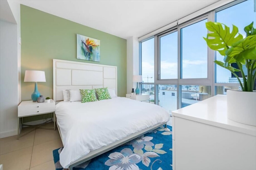 Deluxe 1BR | Ocean View | Beach Access | Outdoor Pool