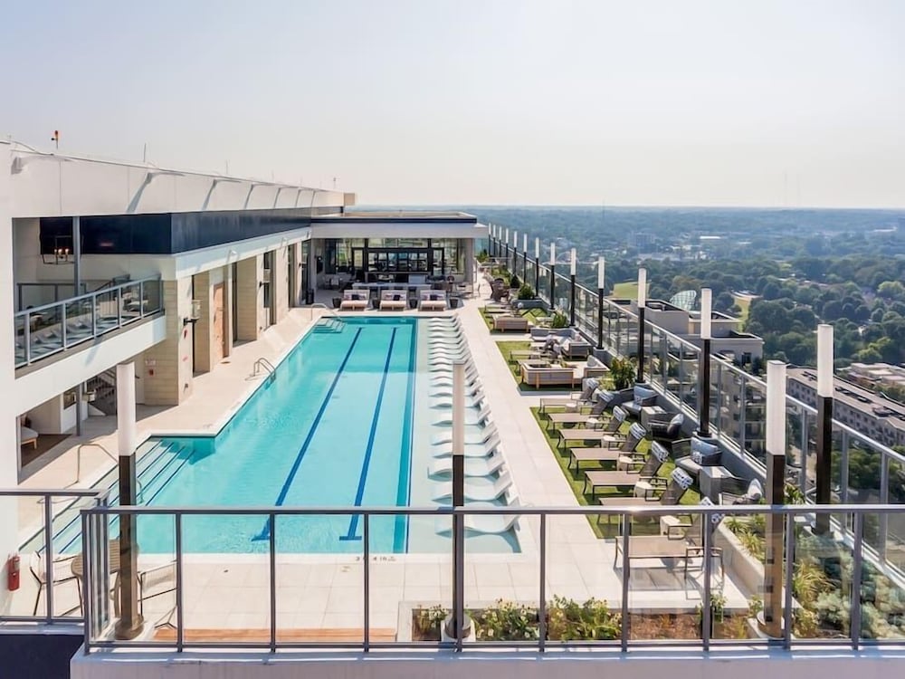 Astonishing Prime Midtown Striking Elevated Condo