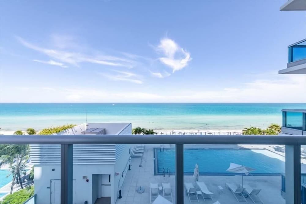 Amazing 1BR | Ocean Front Views | Beach Access