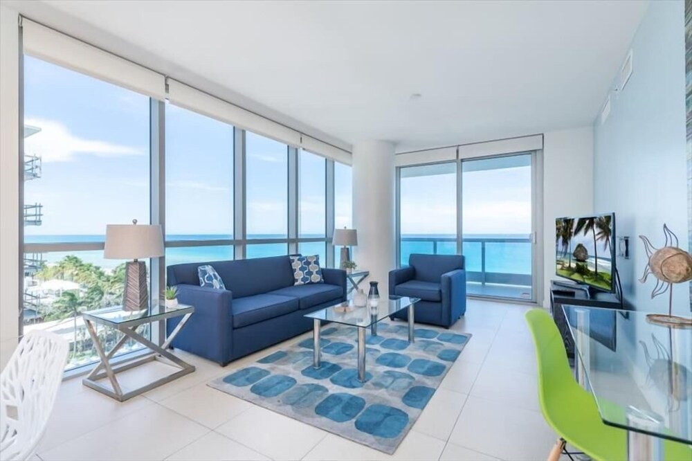 Chic 1BR | Stunning Ocean Front View | Beach Access