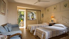 3 bedrooms, iron/ironing board, Internet, linens