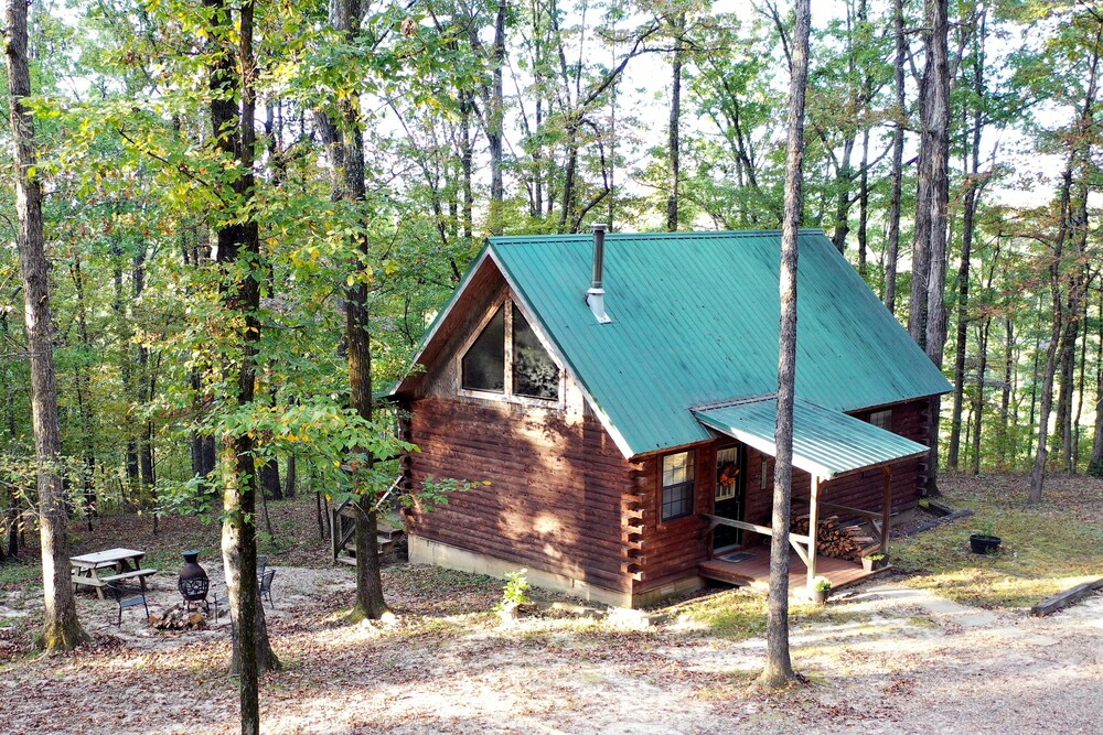 Couples/Family Secluded Getaway Near Hot Springs-Jacuzzi Overlooking  Mountains! - Bismarck | Vrbo