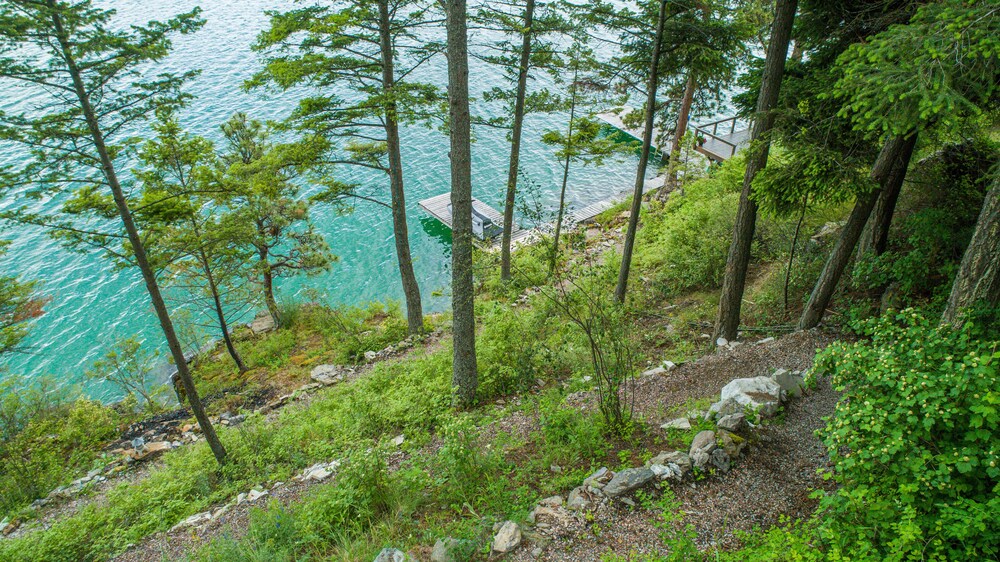 “Sel’s Dog House” end of the road setting on beautiful Flathead Lake