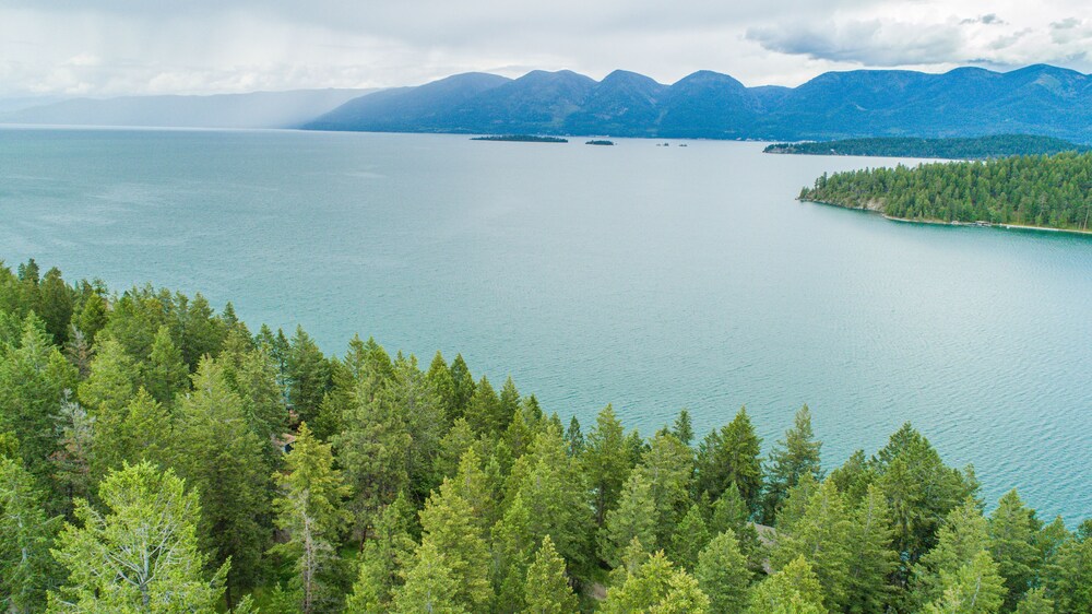 “Sel’s Dog House” end of the road setting on beautiful Flathead Lake