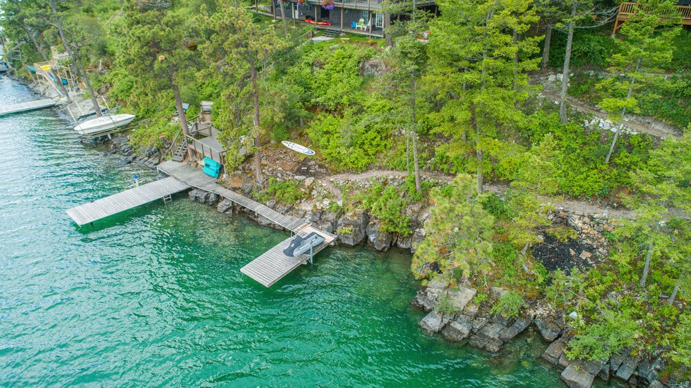 “Sel’s Dog House” end of the road setting on beautiful Flathead Lake