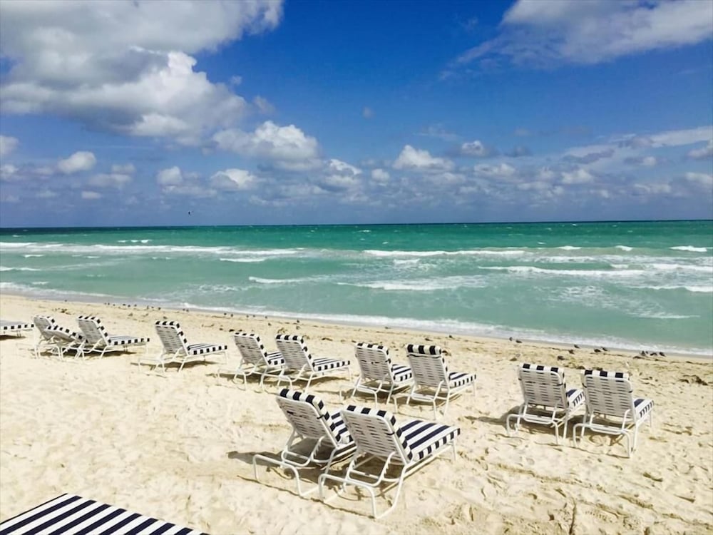 Spacious Miami Beach 1BR | Ocean View | Beach Access