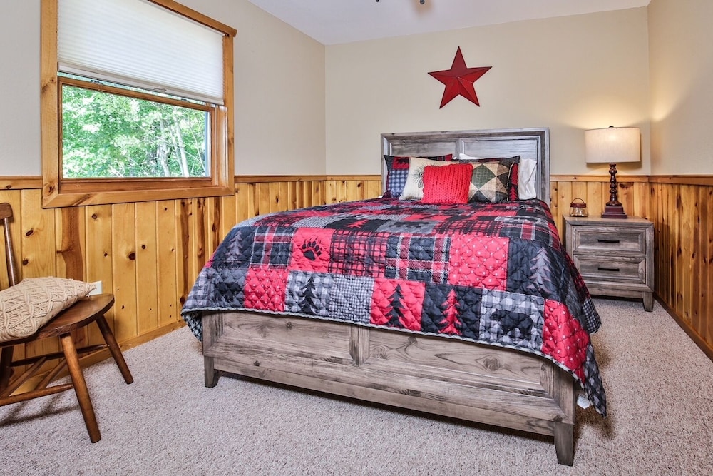 God’s Country Minocqua, Wi. “Up North” Back Bay Cabins on Lake